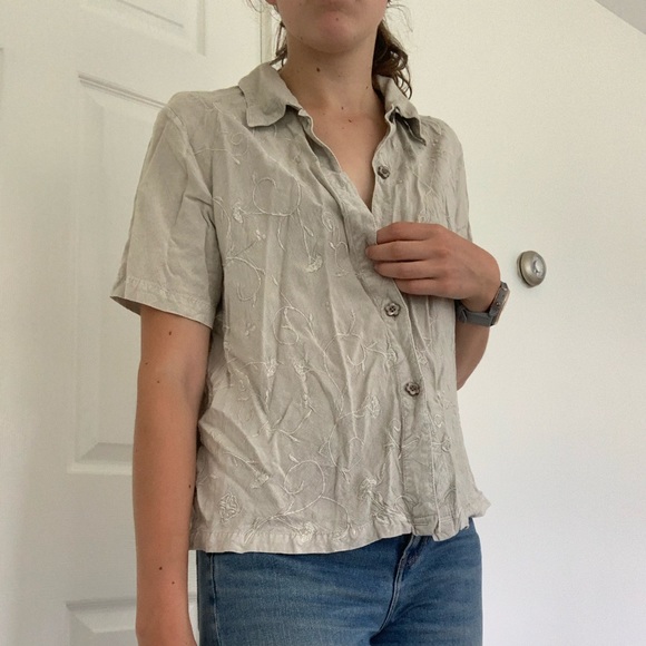 💚 Victoria Moon embroidered tee - Picture 4 of 12